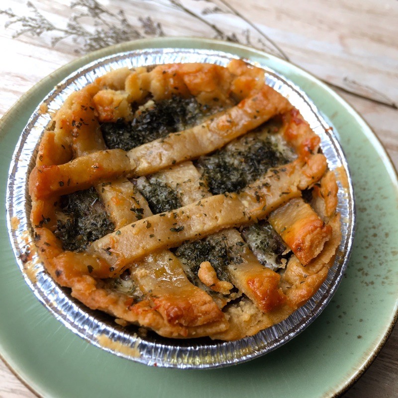 

BEEF PIE WITH MELTED CHEESE AND MUSHROOM / PIE DAGING (SIAP MAKAN) BISA KIRIM JABODETABEK & BANDUNG