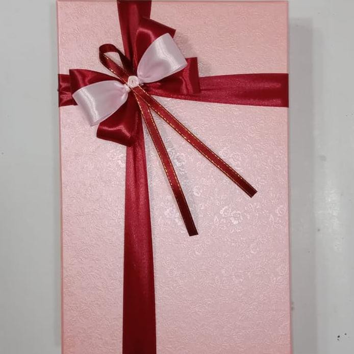 

PAPYRUS KOTAK KADO GIFT BOX 17,5X27,5CM TINGGI 5CM