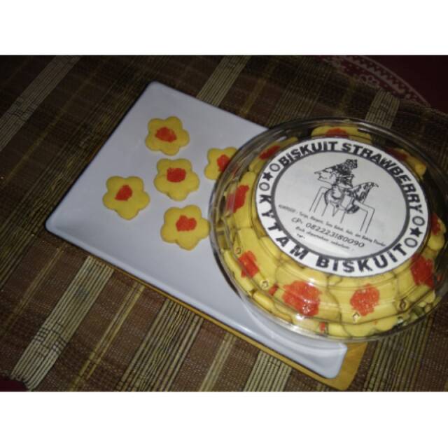 

Biskuit Strawberry
