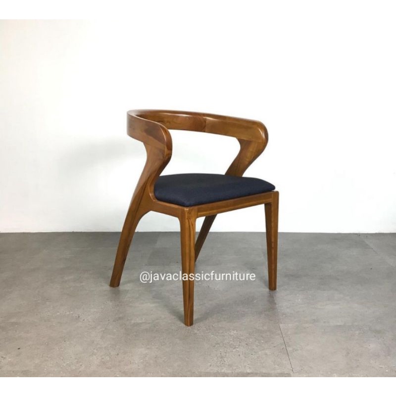 KURSI MAKAN CAFE RESTO HOTEL JOK SANDARAN LENGKUNG TERAS SCANDINAVIA UNIK ANTIK MODEL VINTAGE RETRO 