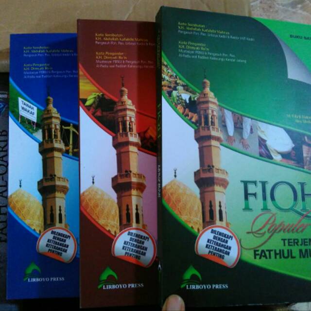 Fiqih Populer TERJEMAH FATHUL MUIN Buku Makna Pesantren dan Kitab Terjemah Kajian Analisis Lirboyo