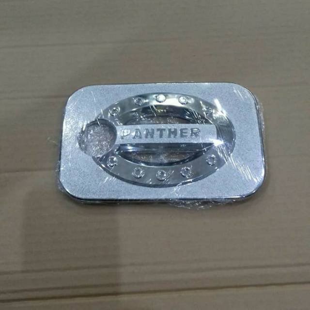 Tank cover mobil Isuzu PANTHER lobang kunci