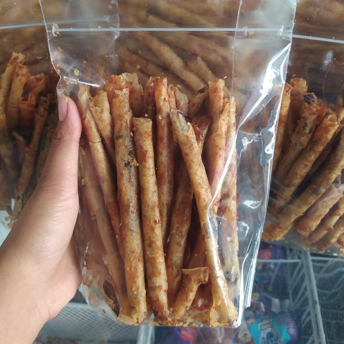 

LUMPIA PISANG SALE SARTIKA 200GR / PISANG AROMA KARAMEL / CARAMEL BANANA STICK CHIPS