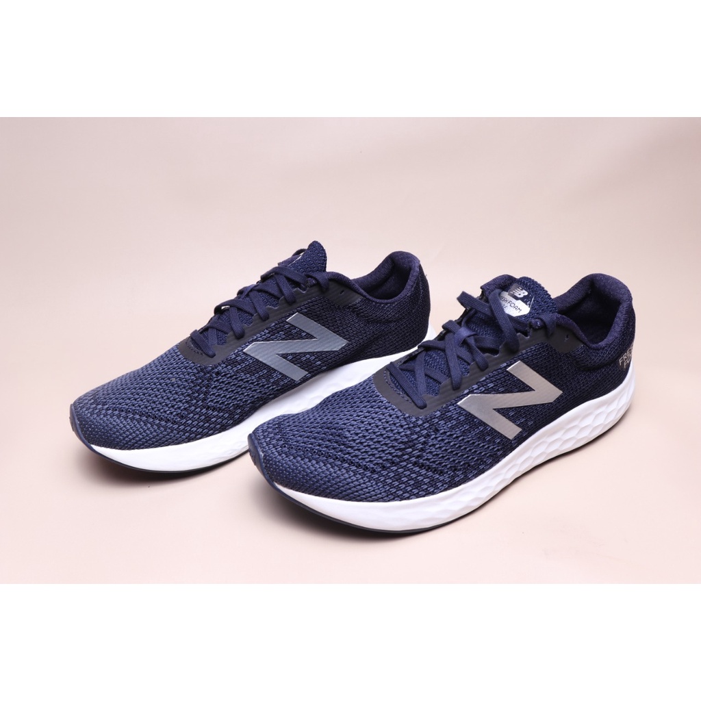 Sepatu Sneakers Pria_New Balance MRISEAN Running Course Original