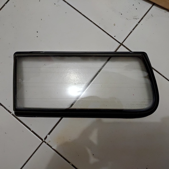 Kaca Headlamp / Mika Lampu Depan Kanan RH Isuzu Panther Kapsul Old