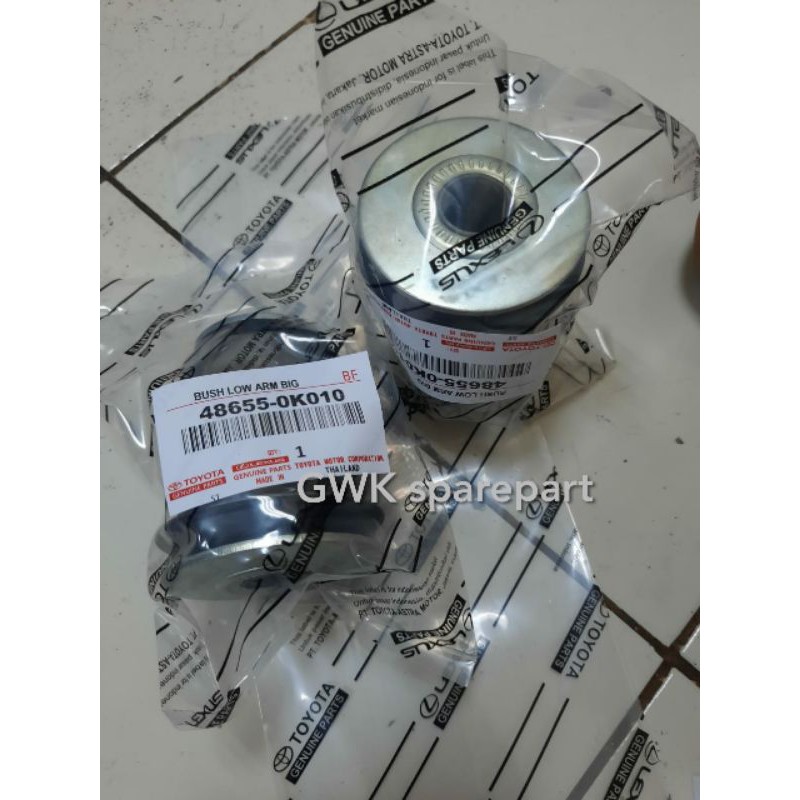 Bushing lower arm big sayap Toyota Innova Ori