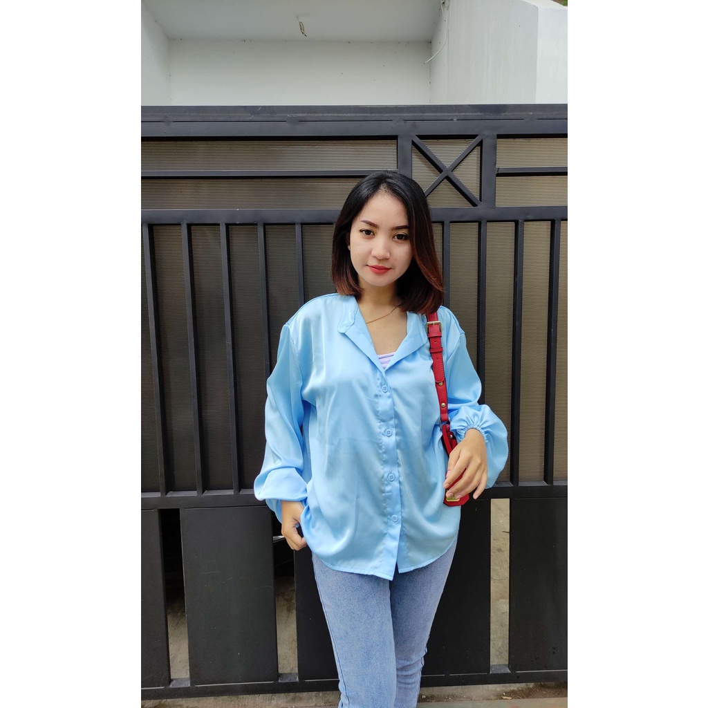 Kemeja satin wanita halus