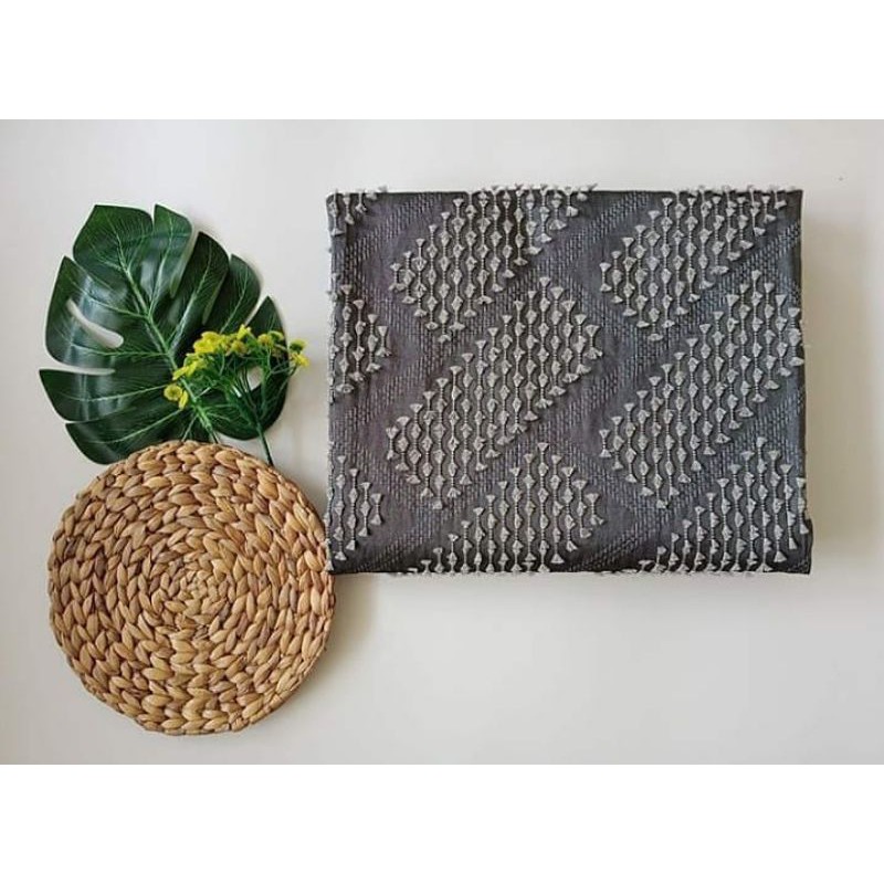 KAIN TENUN MOTIF BULU 11