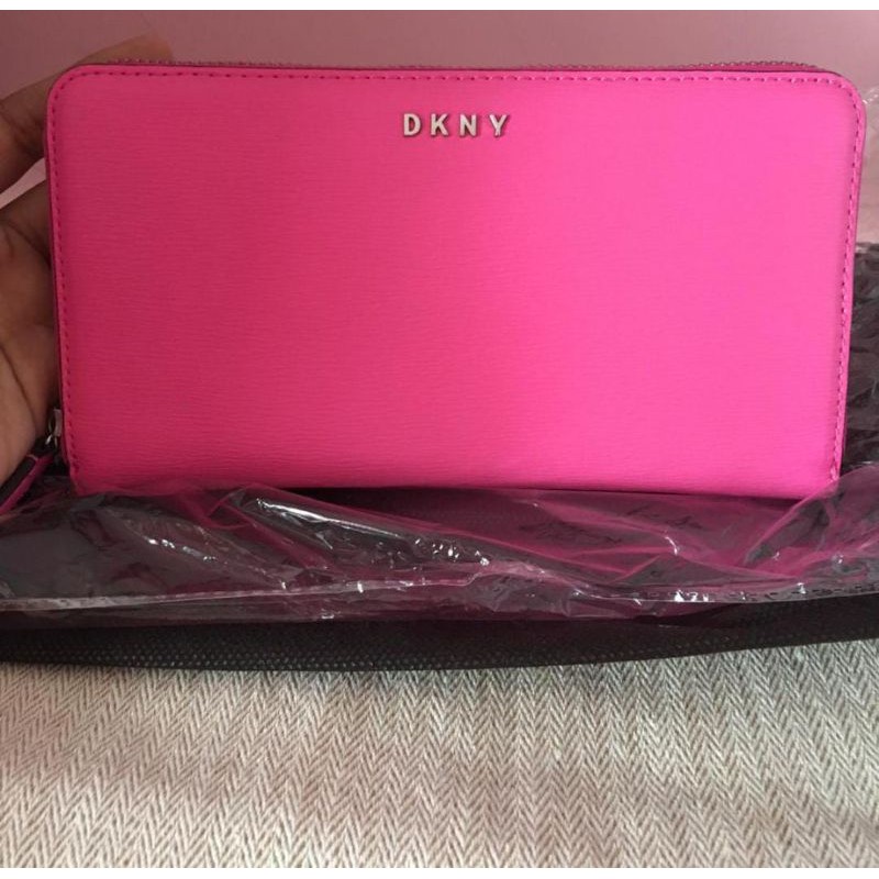 preloved dompet DKNY, new