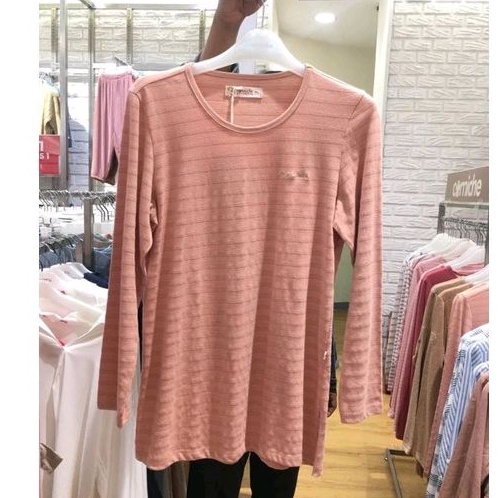 kaos wanita corniche