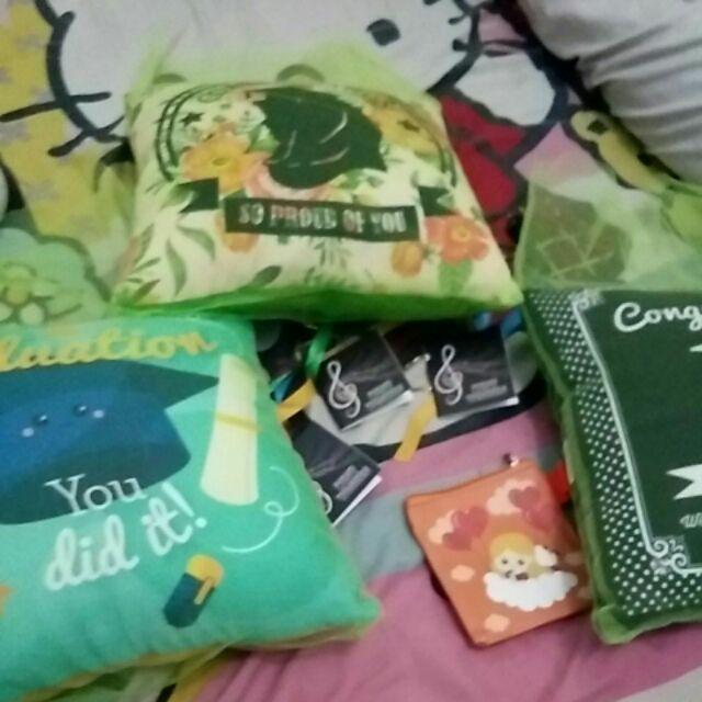 Bantal Hadiah Kado Wisuda Ready 30x30