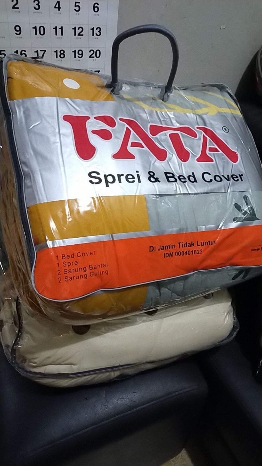 Fata Bed Cover Set Sprei Signature Ukuran King. (180x200) / Queen. (160x200)