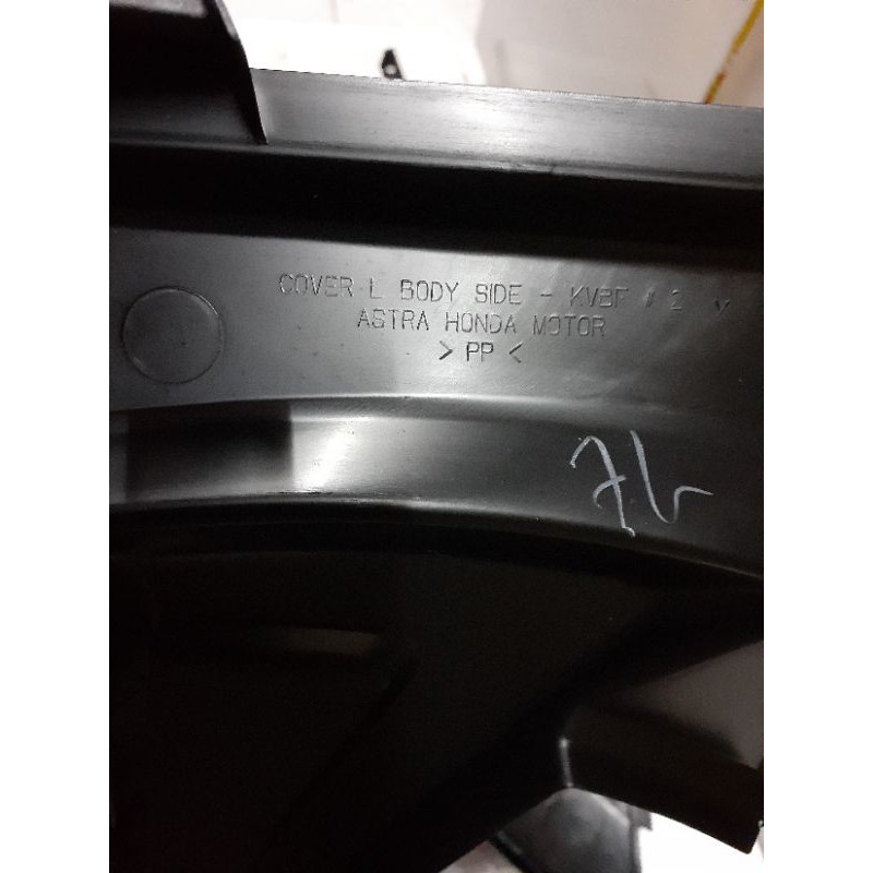 cover body belakang kanan kiri set vario original hgp 83620kvb900 83250kvb900
