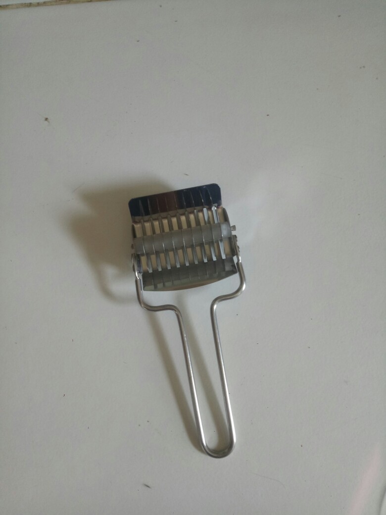 Pemotong Adonan Mie Pasta Stainless Steel Noodle Rolling Cutter