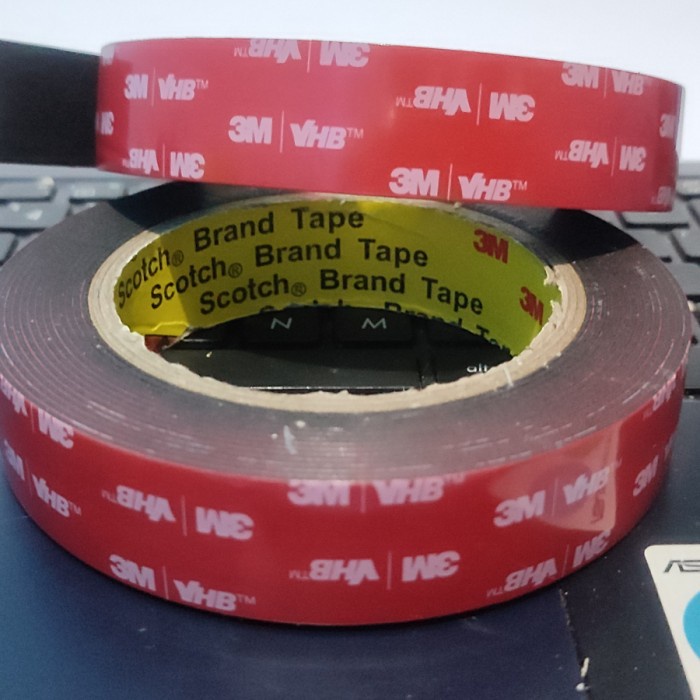 

Aman 3M 5952 Heapy Duty Foam Tape Size 24 Mm X 4,5 Mtr Gilaa!!!