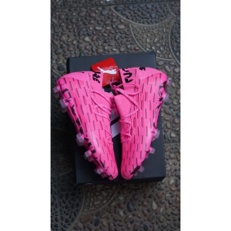 Sepatu Bola Puma Future Netfit 5.1 Pink Black