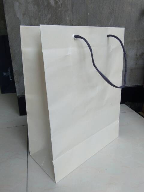 (1 PCS) PAPERBAG PUTIH L POLOS (ALAS 25x12 X TINGGI 33)