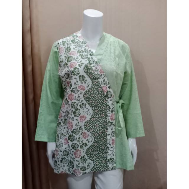 Aira Batik_ BLUS BATIK