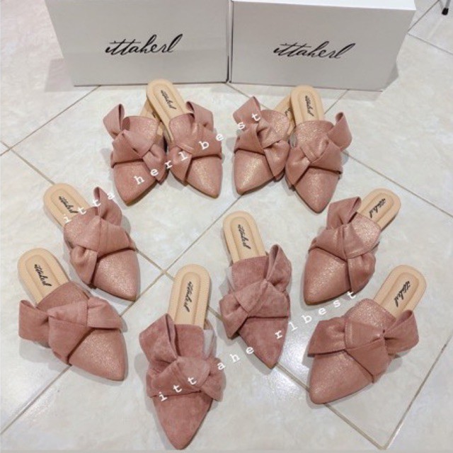 

ittaherl jackie size 38,39,40 . love letter . disney mickey dandelion