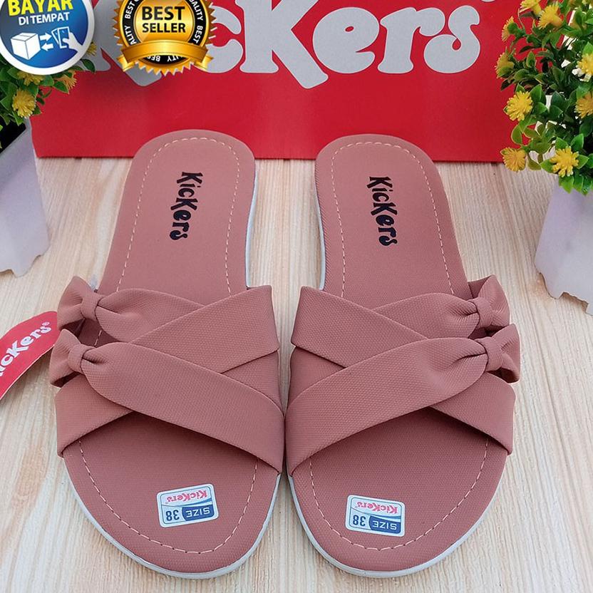 Bagus Dipakai.. PROMO 4.4 MEGA SALE  SANDAL WANITA DEWASA SLOP KICKERS SALEM EMPUK NYAMAN DIPAKAI / 