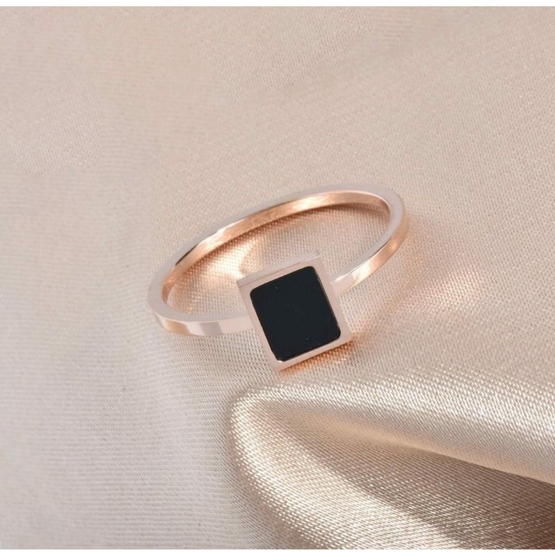 Cincin Titanium Persegi Petak Perhiasan Anti Karat Klasik N25052202