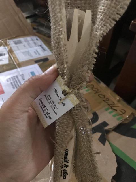 Souvenir Sendok Garpu Kayu