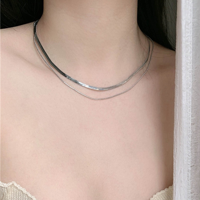 Kalung Choker Rantai Banyak Lapis Bahan Metal Warna Emas Gaya Vintage Untuk Wanita