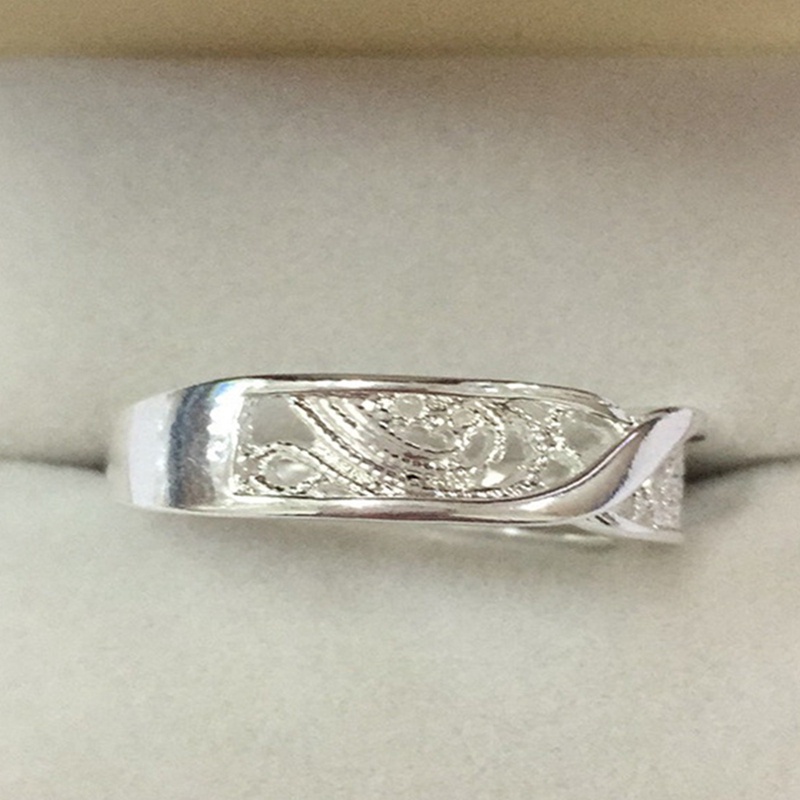 Cincin Pernikahan Pola Hollow Warna Silver Gaya Vintage Untuk Pria Dan Wanita