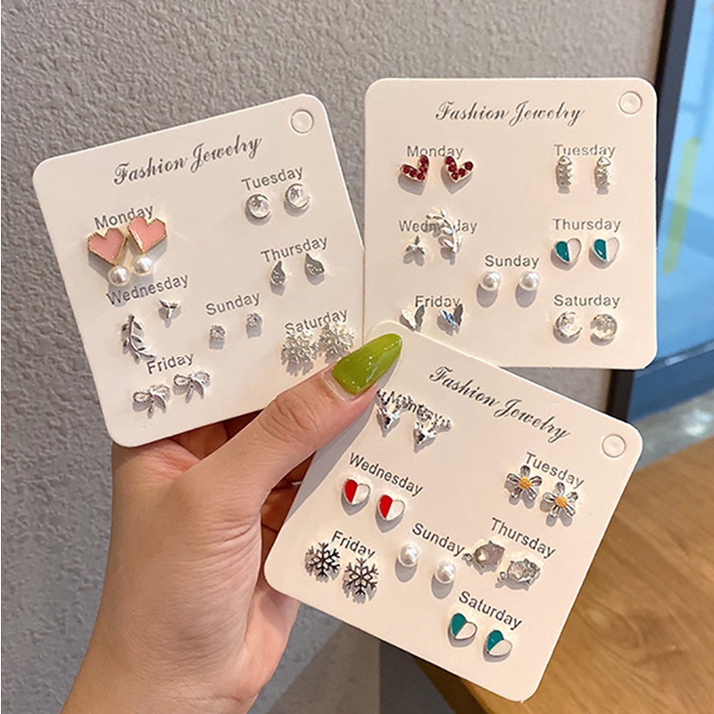 6 / 12 / 36 Pasang Anting Stud Desain Bunga Hati Mutiara Berlian Imitasi Bahan Logam Warna Emas Gaya Bohemia Korea