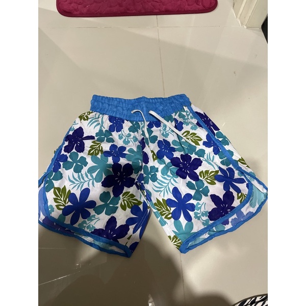 preloved jual celana bekas anak celana wanita ukuran kecil Celana pendek bali motif bunga  / CELANA 