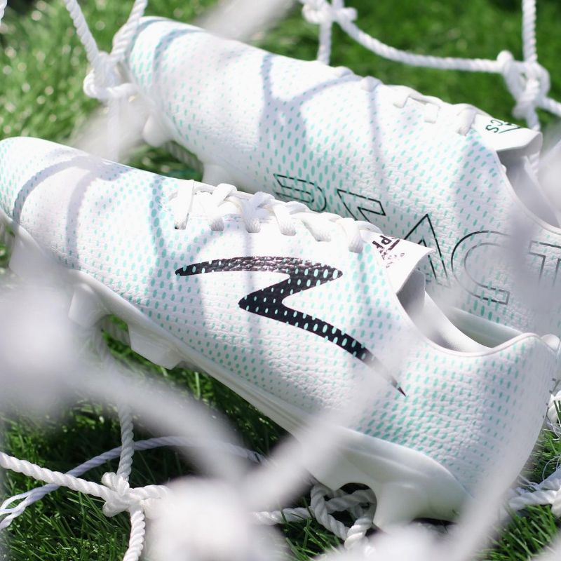 sepatu bola specs Genesis fg