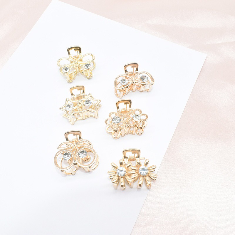 Jepit Jepitan Cepit Japit Rambut Korea Elegan Bahan Alloy dengan Permata Jedai Poni Logam 2.8cm Anak Dewasa Perempuan Unik