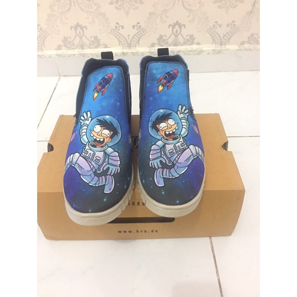 Sepatu Brodo