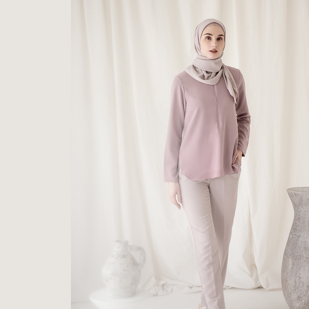 Basic Pradnya Top by Aska Label - Atasan basic polos blouse wanita Muslim lengan panjang murah busui friendly warna abu oat, ungu lilac, coklat clay, hitam black