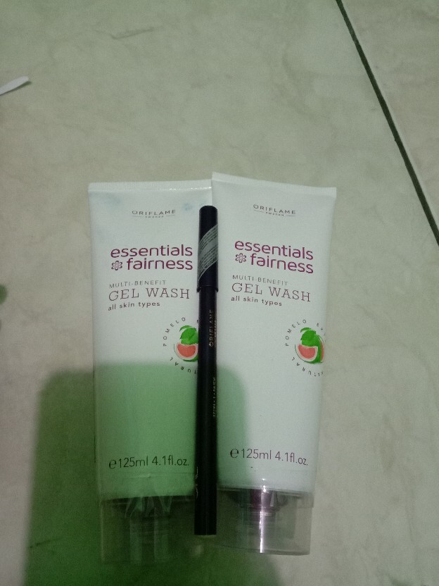 Diskon 50% Essential Fairness Whitening Perawatan Pencerah Wajah Kulit Normal