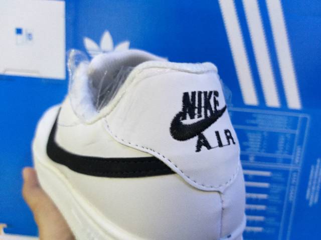 Sepatu Nike Force FullWhite Women Black Putih Hitam Kado Hadiah Cewek Sneakers Running Olahraga