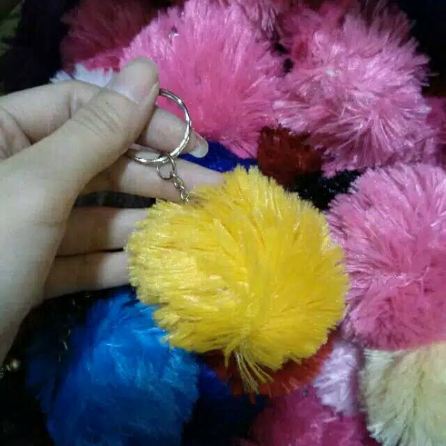 Gantungan Tas / Kunci Bulu Pompom