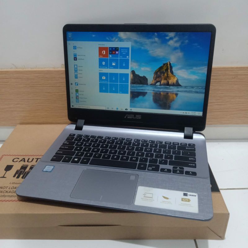 Laptop Asus Vivobook A407U Ram 4GB/HDD 1TB Vga Ultra HD 620 Windows 10 Desain body slim