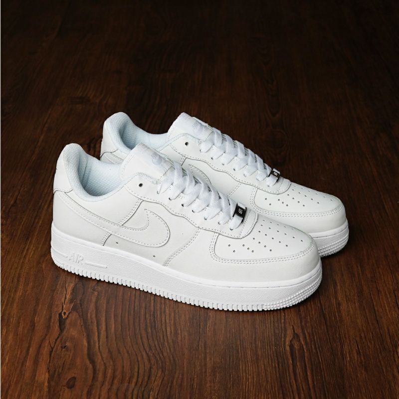 PREMIUM QUALITY TRIPLE WHITE NIKE AIR FORCE (COD)