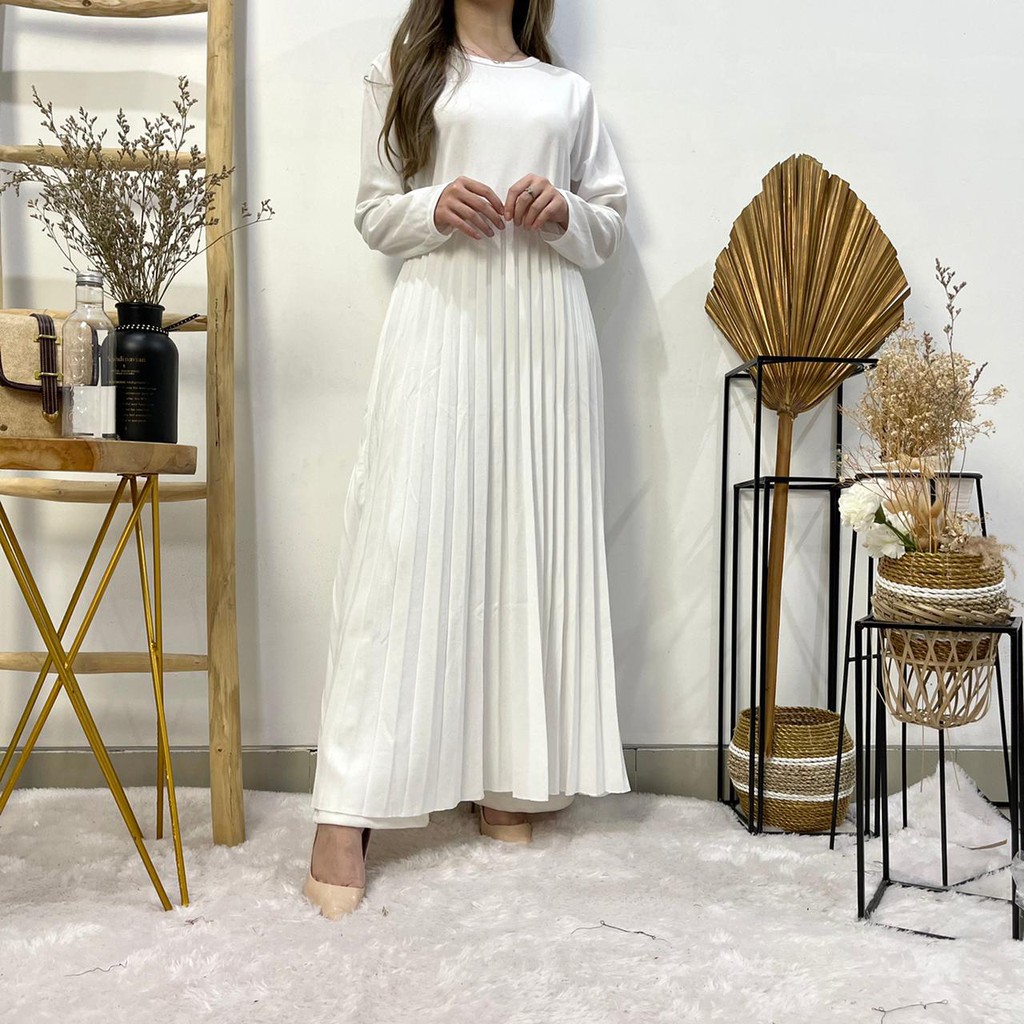 Dress Putih Hitam Plisket Wanita / Gamis Lebaran Putih Polos Lengan Panjang Wanita