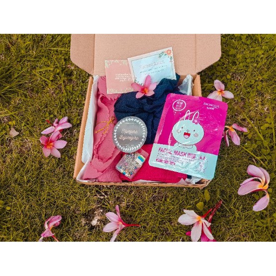 

[jinaunnie] Hampers box hijab Kado Orang Tersayang