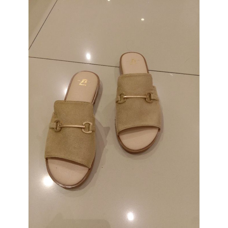 Bata sendal trendy wanita