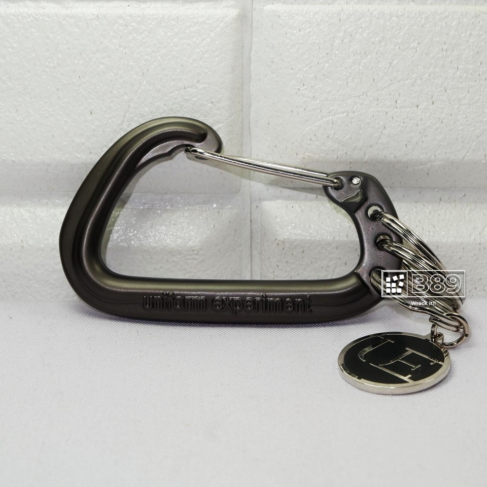 GANTUNGAN KUNCI FRAGMENT DESIGN X UNIFORM EXPERIMENT CARABINER ORiGINAL - BLACK MATTE