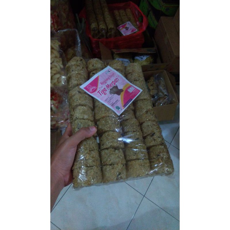 

Rengginang Lorjuk asli cap 3 merpati