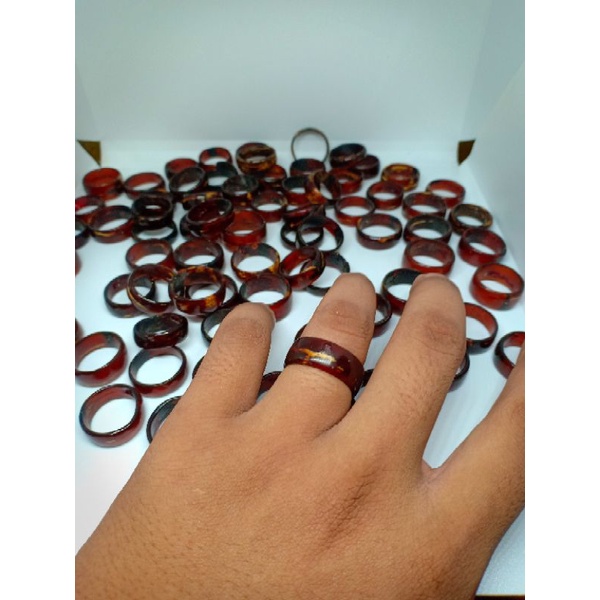 cincin akar bahar merah kristal