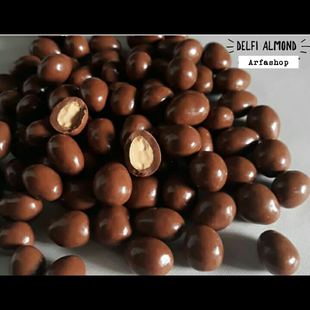 

( 500Gram ) Coklat Delfi Almond cokelat isi kacang almond utuh