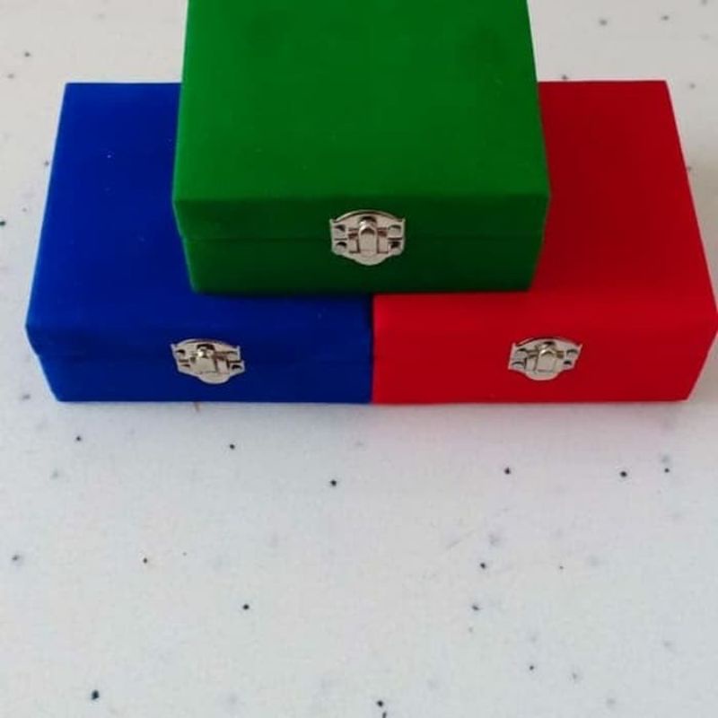 

RB Box Medali Ukuran 10x10x5 cm