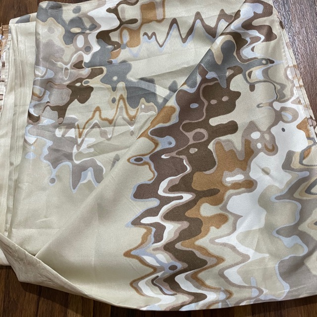 NEW UMAMA SCARF MOTIF