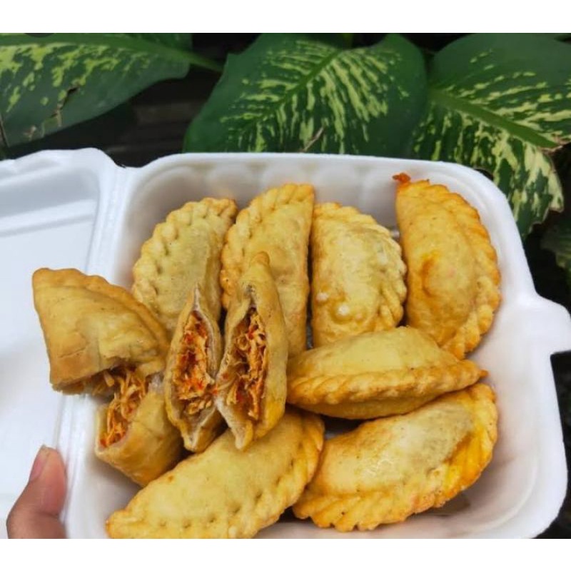 

Cireng isi ayam suwir