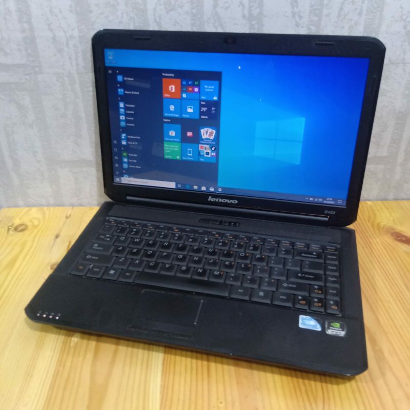 Laptop Lenovo B450 intel dual Core T4300 2.1Ghz Nvdia Geforce G105M Ram 2GB/250GB Layar 14 inch Mulus